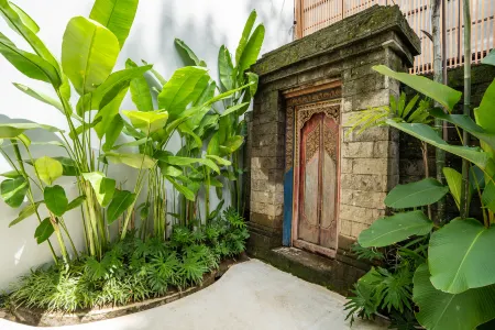 Dinara Ubud Отели рядом с достопримечательностью «Lotus Villa Ubud»