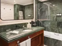 Catalonia Las Cortes Hotels near Neptuno Square
