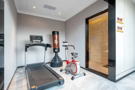 Zhongshan Jiujia International Hotel Отели рядом с достопримечательностью «Happy Valley»