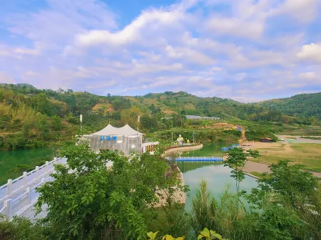 Moon Bay Yunqi Homestay Отели рядом с достопримечательностью «Moon Bay Health and Wellness Resort»
