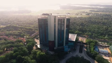 Panbil Residence Serviced Apartment Отели рядом с достопримечательностью «Batam Pos»