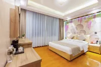 L. Y. K Hotel - Kitchens