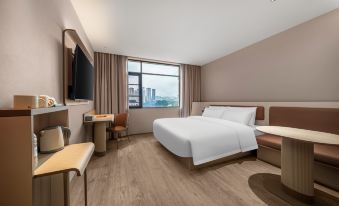 HanTing Hotel (Tongren Gucheng Pedestrian Street)