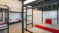 RedDoorz @ Recson Boracay Hostel Các khách sạn ở Aklan