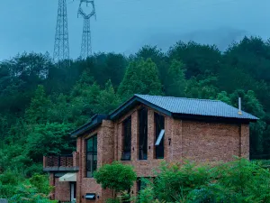Mountain Hidden Luxury Hotel