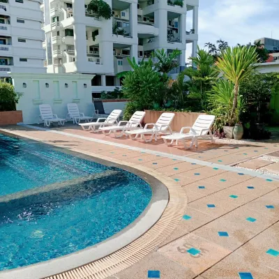 Woraburi Sukhumvit Hotel Hôtels à proximité de : Maestro 02 Residence