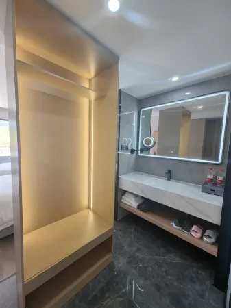 Hongyuan Hotel Отели рядом с достопримечательностью «Народный конгресс Наму»