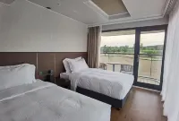 Tangfang Volcano Stroll Space Cabin Camping Site Hotels in Datong