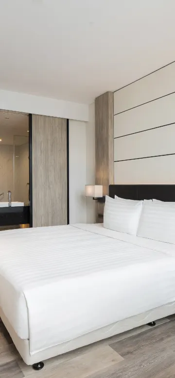 ห้องดีลักซ์ เตียงใหญ่ 1 เตียง