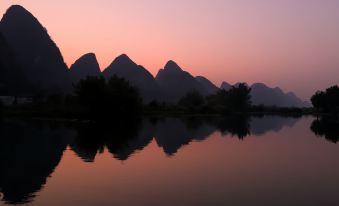 Linshan · Light Luxury Beauty Hotel (Yangshuo West Street Store)