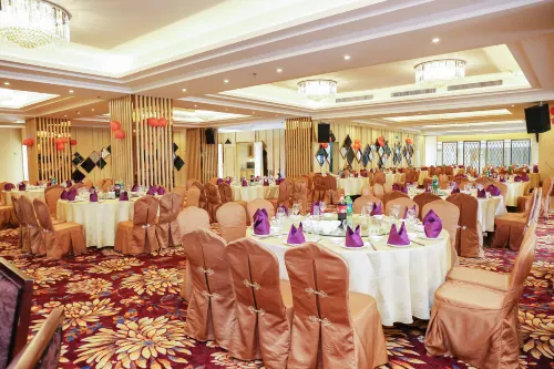 Auspicious Hotel Dining Photos