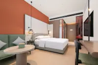 Yunjin Hotel (Overseas Chinese Town Fantasy Valley Xiangyang East Railway Station Store)