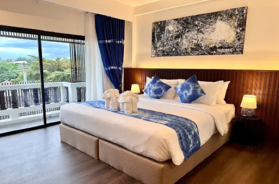 นวลนิล ซีเคร็ท คอร์ทยาร์ด