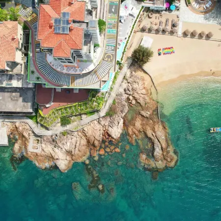 Akana La Yangchou Secret Realm Cliffside Retreat