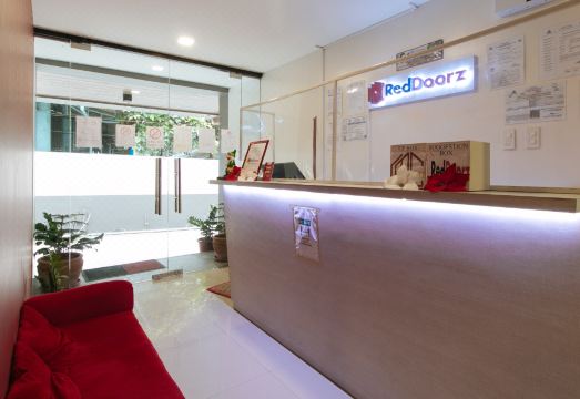 RedDoorz near Fernwoods Garden