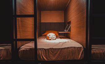 Autumn Living Hotel