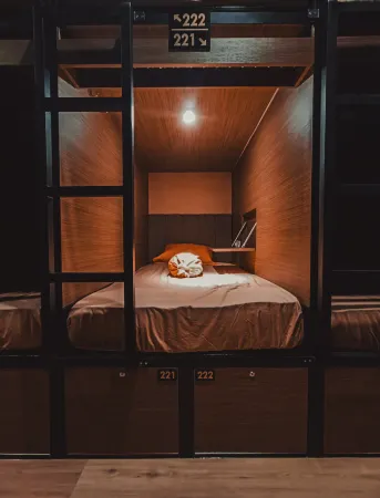 Autumn Living Hotel Отели в г. Kenjeran