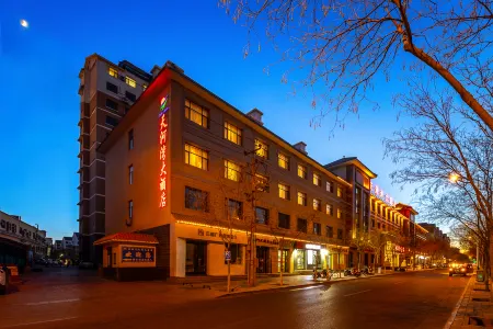 Dunhuang Tianhewan Hotel (Danghe Fengqing Line Branch) Отели рядом с достопримечательностью «The Western Thousands Buddha Grottoes»