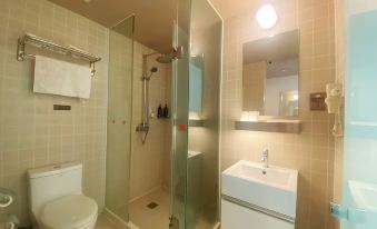 ELONG R.YUN HOTEL(Qingdao City Balcony Scenic Area West Coast Bus Terminal Store)