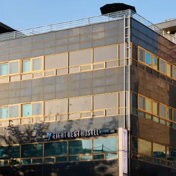Eight rest Hostel Jong-ro Отели рядом с достопримечательностью «Ворота Хонхвамун»