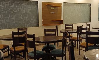 Hotel Square Plaza Near Delhi Airport