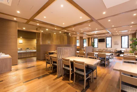 HOTEL ROUTE-INN KOUKA MINAKUCHI -Kokudo 1 gou- Отели рядом с достопримечательностью «Ruins of Minakuchi Castle ( Minakuchi Castle Museum)»