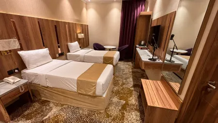 Hindibaa Hotel Отели рядом с достопримечательностью «King Abdullah Library»