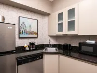 DoubleTree Suites by Hilton Hotel Austin Downtown Capitol Hotels near The University of Texas at Austin