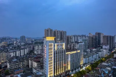 Hebei Hotel (Downtown Square Pedestrian Street) Hotel berhampiran PINK