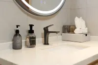 Xichang Miramar Hotel (Qionghai 17 Degrees)