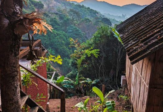 아카 힐 하우스 자연 경관