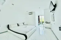 โรงแรมปาริชาติ บ้านดุง - ที่มีที่จอดรถ
