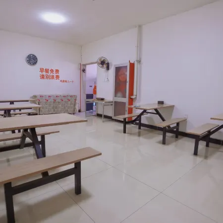 Anyi Hotel Отели рядом с достопримечательностью «Wen'an Beautiful China Tourist Resort»