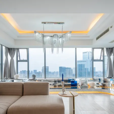 Yunshu High-altitude Panorama Apartment (Chengdu Taikoo Li Branch)