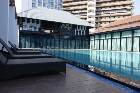 Napalai Hotel Отели рядом с достопримечательностью «Nong Prajak Park»