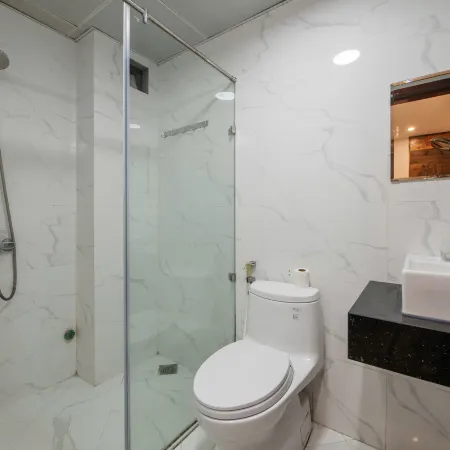 Lakeside House Hanoi Отели рядом с достопримечательностью «Площадь Бадинь»