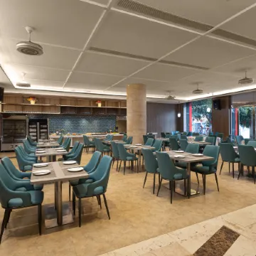 Ramada Hotel Zhangjiajie (Tianmen Mountain Cable Car Station)