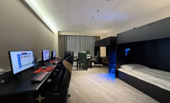 D7 E-Sports Hotel (Fuyang Railway Station)