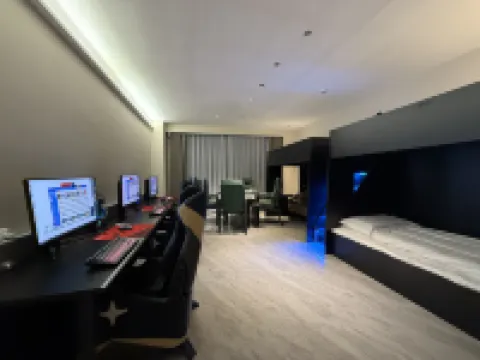 D7 E-sports Homestay (Fuyang Railway Station)