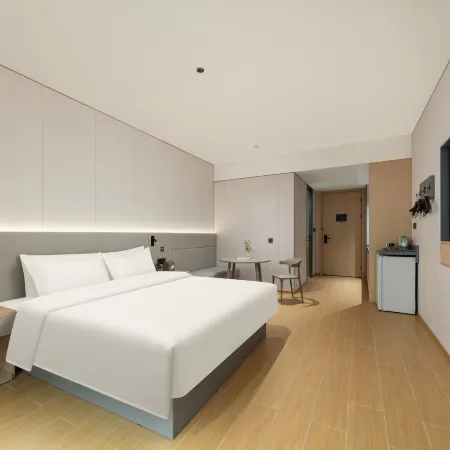 Yifeng  Hotel
