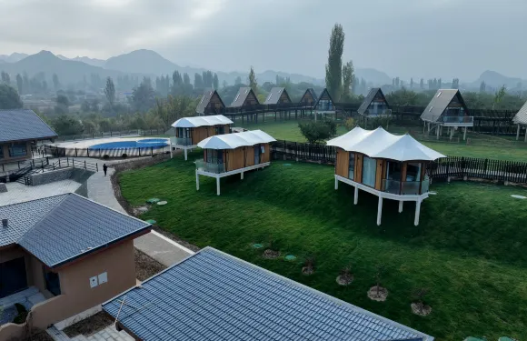 唐蕃雲舍紅塔杏苑民宿