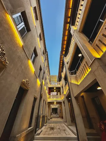 Yuanjili International Youth Hostel Отели рядом с достопримечательностью «Qingdao International University»