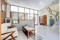 Collection O Solo near Universitas Muhammadiyah Surakarta formerly Kedaton Home - Park Yeri