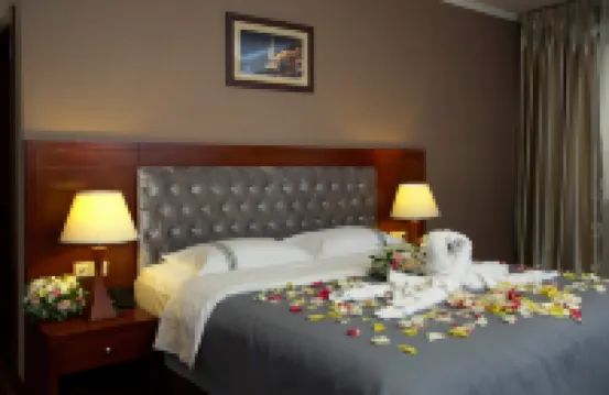 Grand Voyage Hotel Hotels near St Nicholas Cathedral