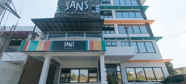 Sans Hotel near Enchanted Kingdom Santa Rosa Laguna ラグナのホテル