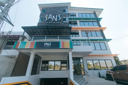 Sans Hotel near Enchanted Kingdom Santa Rosa Laguna Отели рядом с достопримечательностью «Pavilion Mall»