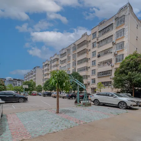 CoreSpot Qiuyue Lake Resort (Chongzuo Daxin County People's Government Detian Square Branch)