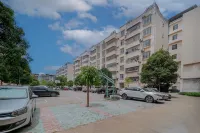CoreSpot Qiuyue Lake Resort (Chongzuo Daxin County People's Government Detian Square Branch) - parking