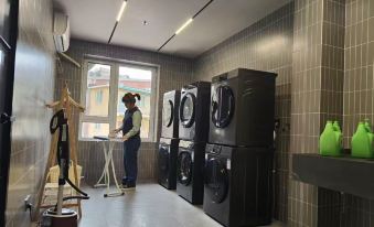 Riyueming · City Box Hotel (Dalian Railway Station Zhongshan Square Branch)