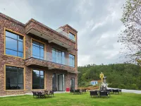 廬山露雲娜美時光營地 鄰近菲尼意大利藝術塗料館（中科城市花園店）的酒店